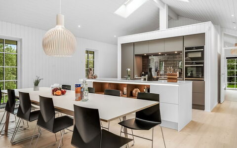 Babara - 350M from the Sea: Hout, Huis, Veranda, Dek, Hardwood, Dak, Beits, Houten Vloer, Eco Hotel