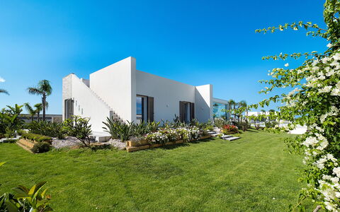 Casa Biancoverde - Marsala, Sicilia: Fabriek, Lucht, Gebouw, Boom, Natuurlijk Landschap, Land Lot, Gras, Stedelijk Ontwerp, Onroerend Goed, Huis