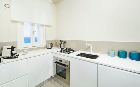 Mariposa - Fontane Bianche, Sicilia: Kraan, Gootsteen, Cabinetry, Wastafel, Countertop, Loodgieterswerkinrichting, Meubilair, Keuken, Fornuis, Toestel Van De Keuken