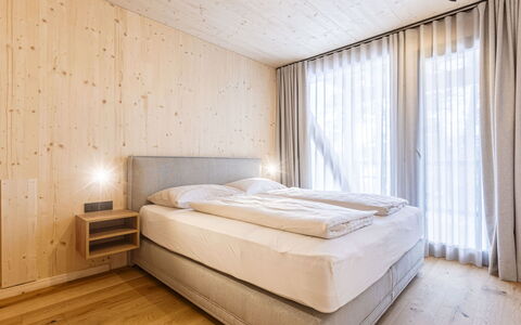 Turracher Höhe 160: Plafond, Kamer, Hardwood, Slaapkamer, Beits, Houten Vloer, Plank, Hotel