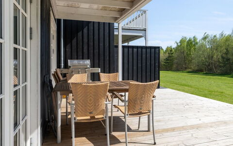 Tian: Hout, Buitenmeubels, Meubilair, Veranda, Stoel, Samengesteld Materiaal, Dek, Buitentafel, Schaduw, Hardwood