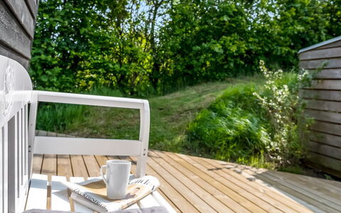 Ufej - 2.5Km from the Sea: Huis, Huis, Deur, Dak, Verblijf, Landgoed, Tuin, Schaduw, Siding, Werf