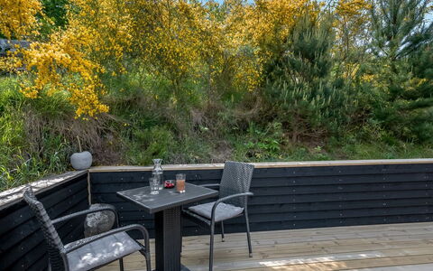 Ufej - 2.5Km from the Sea: Huis, Huis, Deur, Dak, Verblijf, Landgoed, Tuin, Schaduw, Siding, Werf