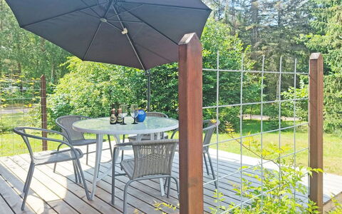 Palnir - 8Km from the Sea: Huis, Huis, Deur, Dak, Verblijf, Landgoed, Tuin, Schaduw, Siding, Werf