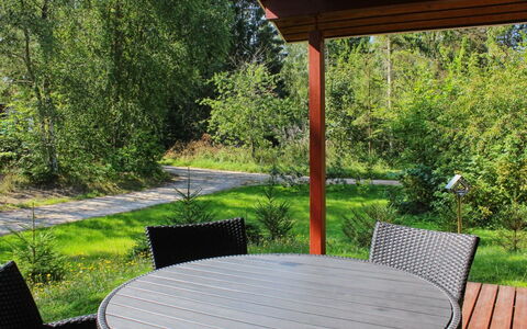 Palnir - 8Km from the Sea: Huis, Huis, Deur, Dak, Verblijf, Landgoed, Tuin, Schaduw, Siding, Werf