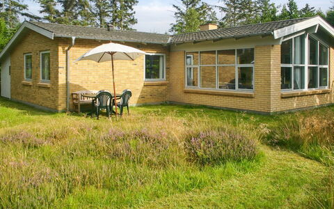 Gisa - 400M from the Sea: Blauw, Struik, Verblijf, Groundcover, Tuin, Landgoed, Schaduw, Landscaping, Boerderij, Eco Hotel