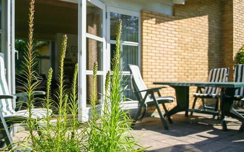 Gisa - 400M from the Sea: Blauw, Struik, Verblijf, Groundcover, Tuin, Landgoed, Schaduw, Landscaping, Boerderij, Eco Hotel