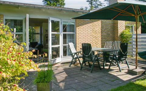 Gisa - 400M from the Sea: Blauw, Struik, Verblijf, Groundcover, Tuin, Landgoed, Schaduw, Landscaping, Boerderij, Eco Hotel