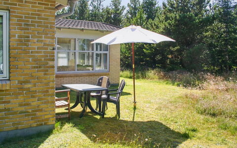 Gisa - 400M from the Sea: Blauw, Struik, Verblijf, Groundcover, Tuin, Landgoed, Schaduw, Landscaping, Boerderij, Eco Hotel