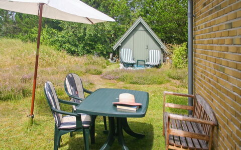 Gisa - 400M from the Sea: Blauw, Struik, Verblijf, Groundcover, Tuin, Landgoed, Schaduw, Landscaping, Boerderij, Eco Hotel