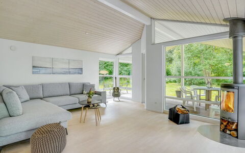 Thorsmod - 2.6Km from the Sea: Flooring, Verdieping, Plafond, Interieur Ontwerp, Countertop, Keuken, Cabinetry, Kamer, Major Appliance, Lichte Inrichting