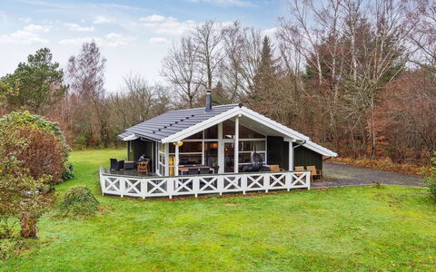 Ananda - 900M from the Sea: Blauw, Struik, Verblijf, Groundcover, Tuin, Landgoed, Schaduw, Landscaping, Boerderij, Eco Hotel
