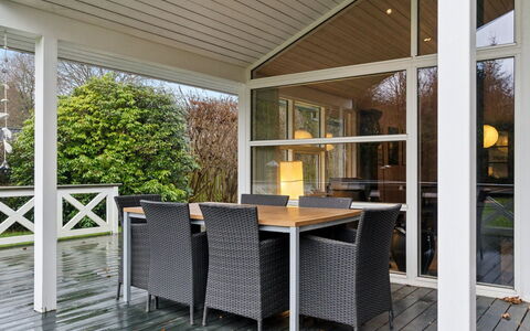 Ananda - 900M from the Sea: Blauw, Struik, Verblijf, Groundcover, Tuin, Landgoed, Schaduw, Landscaping, Boerderij, Eco Hotel