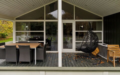 Ananda - 900M from the Sea: Blauw, Struik, Verblijf, Groundcover, Tuin, Landgoed, Schaduw, Landscaping, Boerderij, Eco Hotel