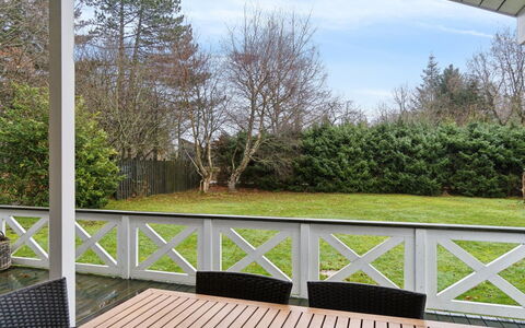 Ananda - 900M from the Sea: Blauw, Struik, Verblijf, Groundcover, Tuin, Landgoed, Schaduw, Landscaping, Boerderij, Eco Hotel