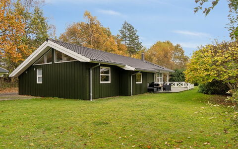 Ananda - 900M from the Sea: Blauw, Struik, Verblijf, Groundcover, Tuin, Landgoed, Schaduw, Landscaping, Boerderij, Eco Hotel