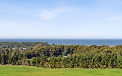Ann - 1.3Km from the Sea: Lucht, Blauw, Dag, Groen, Gras, Horizon, Vegetation, Grasland, Zomer, Land Lot