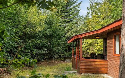 Friis - 100M from the Sea: Hout, Verblijf, Garden Gebouwen, Tuin, Blokhut, Beits, Schaduw, Hardwood, Outdoor Structuur, Schuur