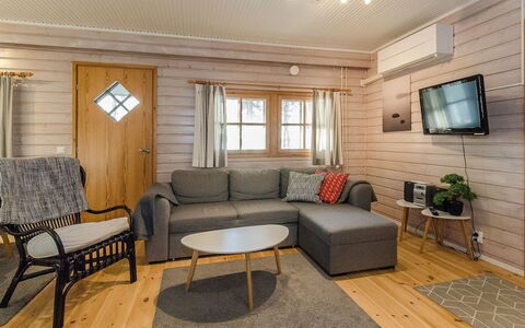 Kulta-Käkönen 17 by Bomba: Bed, Meubilair, Slaapkamer, Interieur Ontwerp, Bedding, Laken, Flooring, Hout, Verdieping, Kamer