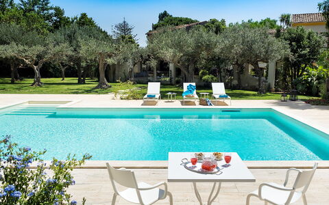 Casa Fiore - Salemi, Sicilia: Water, Fabriek, Meubilair, Eigendom, Zwembad, Lucht, Groen, Azure, Rechthoek, Boom