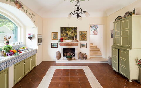 Casa Fiore - Salemi, Sicilia: Fotolijst, Eigendom, Cabinetry, Hout, Flooring, Hal, Verlichting, Interieur Ontwerp, Decoratie, Woonkamer