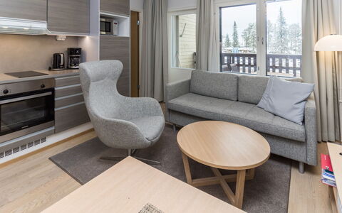 Rukachalet 2407: Interieur Ontwerp, Flooring, Hout, Meubilair, Verdieping, Plafond, Kamer, Woonkamer, Appartement, Huis