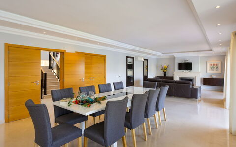 Amendoeiras V6 - Vip Properties: Meubilair, Tafel, Stoel, Gebouw, Kamerplant, Bureau, Interieur Ontwerp, Flooring, Woonkamer