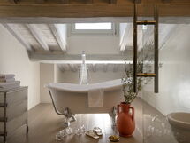 Bathtub