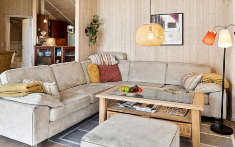 Thorke - 200M from the Sea: Dak, Huis, Huis, Verblijf, Siding, Landgoed, Oprit, Garden Gebouwen, Werf, Schuur