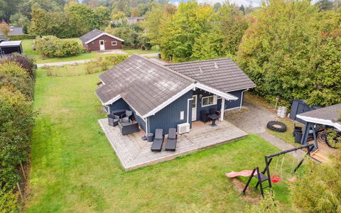 Thorke - 200M from the Sea: Dak, Huis, Huis, Verblijf, Siding, Landgoed, Oprit, Garden Gebouwen, Werf, Schuur