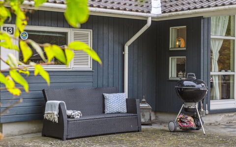 Thorke - 200M from the Sea: Dak, Huis, Huis, Verblijf, Siding, Landgoed, Oprit, Garden Gebouwen, Werf, Schuur