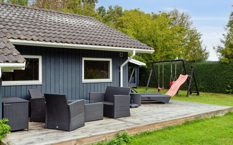 Thorke - 200M from the Sea: Dak, Huis, Huis, Verblijf, Siding, Landgoed, Oprit, Garden Gebouwen, Werf, Schuur
