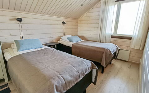 Rantatähti: Hout, Slaapkamer, Verdieping, Flooring, Bed, Bed Frame, Interieur Ontwerp, Houten Vloer, Laken, Bedding