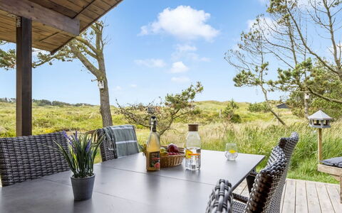 Lagho - 500M from the Sea: Plafond, Flooring, Interieur Ontwerp, Verdieping, Samengesteld Materiaal, Meubilair, Toevlucht, Hotel, Ontwerp, Daylighting