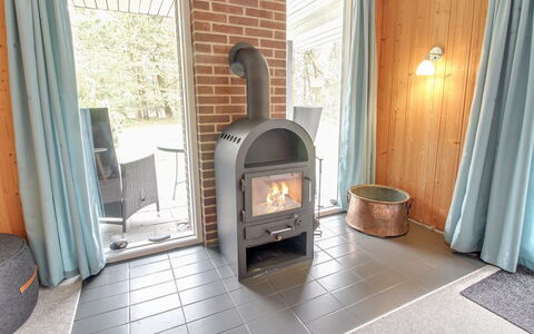 Sonia - 3Km from the Sea: Dak, Huis, Huis, Verblijf, Deur, Siding, Dek, Veranda, Plank, Hardwood