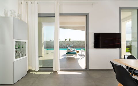 Villa Le Palme - Noto, Sicilia: Meubilair, Gebouw, Stoel, Woonkamer, Tafel, Interieur Ontwerp, Verdieping, Condominium, Automotive Buiten