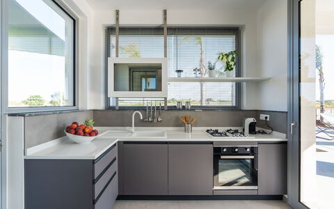 Villa Le Palme - Noto, Sicilia: Gootsteen, Kraan, Wastafel, Cabinetry, Countertop, Eigendom, Venster, Keuken, Interieur Ontwerp, Fornuis