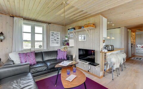 Heilo - from the Sea: Hout, Huis, Meubilair, Interieur Ontwerp, Verdieping, Plafond, Kamer, Hardwood, Verblijf, Woonkamer
