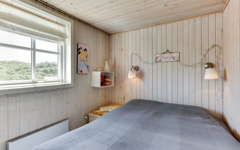 Heilo - from the Sea: Slaapkamer, Hout, Bed, Flooring, Laken, Plafond, Verdieping, Bedding, Interieur Ontwerp, Bed Frame