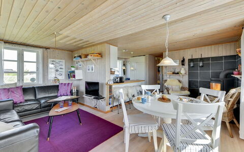 Heilo - from the Sea: Hout, Huis, Flooring, Meubilair, Verdieping, Huis, Interieur Ontwerp, Plafond, Deur, Houten Vloer