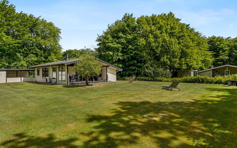 Mijat - 30Km from the Sea: Thatching, Verblijf, Huis, Dak, Huis, Boerderij, Hut, Landgoed, Dorp