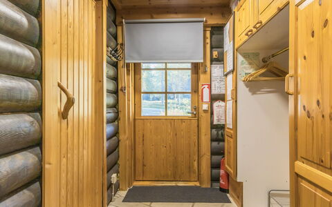 Mötönpesä 2: Verblijf, Huis, Huis, Garden Gebouwen, Siding, Blokhut, Boerderij, Landgoed, Schuur, Werf