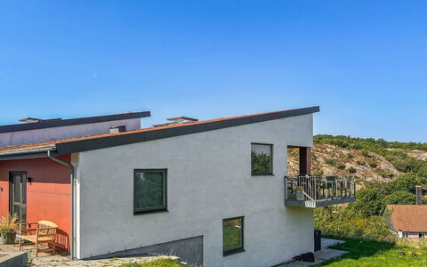 Sasser - 450M from the Sea: Dak, Huis, Land Lot, Huis, Verblijf, Landgoed, Garden Gebouwen, Schaduw, Blokhut, Landscaping