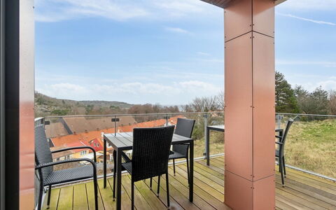 Sasser - 450M from the Sea: Dak, Huis, Land Lot, Huis, Verblijf, Landgoed, Garden Gebouwen, Schaduw, Blokhut, Landscaping