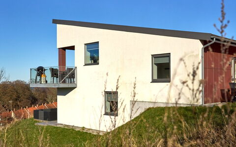 Rossella - 450M from the Sea: Hout, Dak, Architectuur, Huis, Huis, Verblijf, Siding, Hardwood, Helling, Landgoed