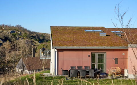 Rossella - 450M from the Sea: Hout, Dak, Architectuur, Huis, Huis, Verblijf, Siding, Hardwood, Helling, Landgoed