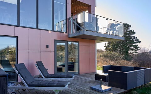 Rossella - 450M from the Sea: Hout, Dak, Architectuur, Huis, Huis, Verblijf, Siding, Hardwood, Helling, Landgoed