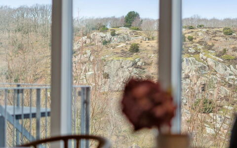 Rossella - 450M from the Sea: Hout, Dak, Architectuur, Huis, Huis, Verblijf, Siding, Hardwood, Helling, Landgoed