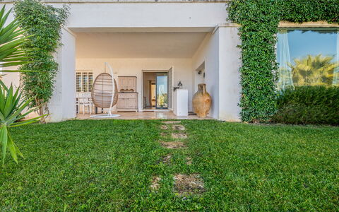 Masseriola Di Puglia: Fabriek, Groen, Land Lot, Gebouw, Gras, Boom, Verblijf, Veranda, Onroerend Goed, Landschap