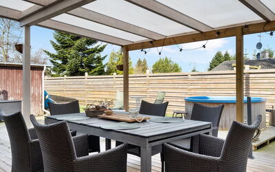Holte - 750M from the Sea